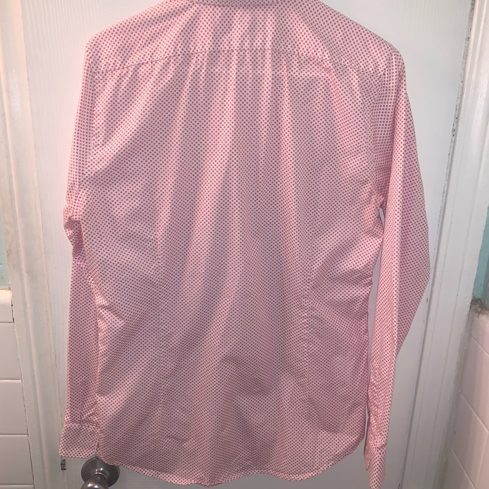 Mens button down shirt size medium. NWOT. In excellent condition - Picture 2 of 3